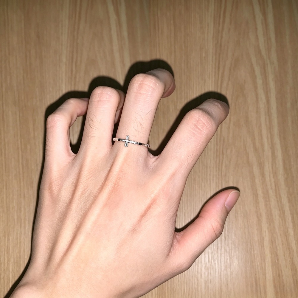 Minimal Cross Open Ring